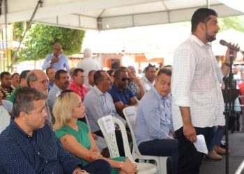 Prefeito de Aramari adere a base do governo Rui Costa e ao mandato do deputado Alex da Piatã