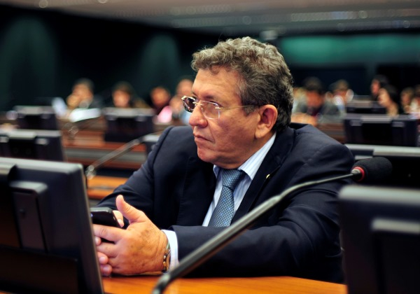 STF desconsidera urgência e impede Luiz Caetano de tomar posse