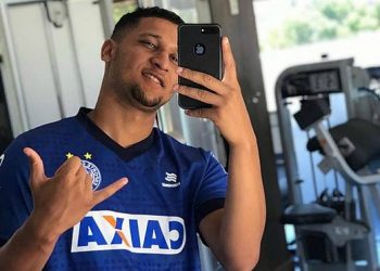 Jogador da base do Bahia é baleado na coxa em Lauro de Freitas