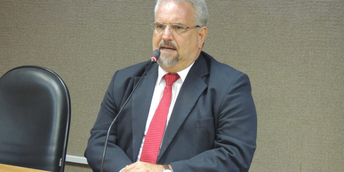 “O senador Ângelo Coronel precisa pensar nas mulheres com mais carinho”, reage líder do PT na Alba