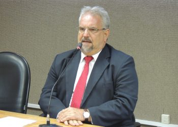 “O senador Ângelo Coronel precisa pensar nas mulheres com mais carinho”, reage líder do PT na Alba