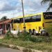 Ônibus que saiu de Araci para Aracaju invade casas e motorista morre na hora