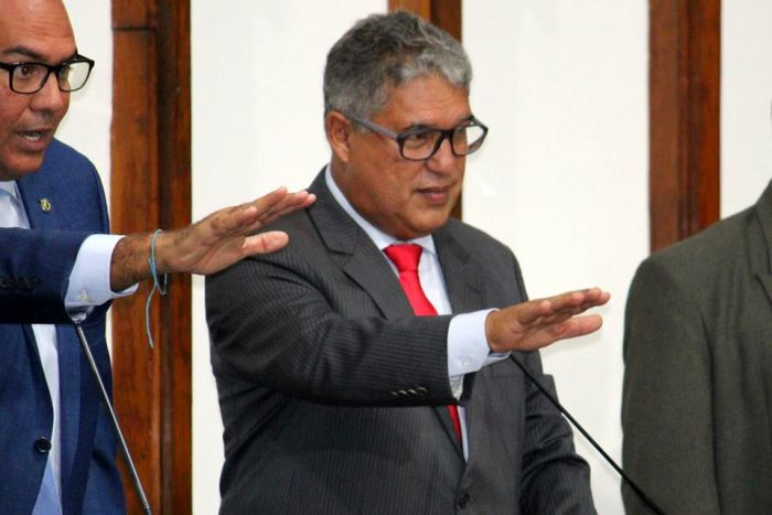 “Serei o líder que vai trabalhar para que o Executivo tenha respaldo de todos vocês” diz Rosemberg,  ao assumir Liderança do Governo na Alba