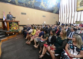 Na Alba, Rui Costa reafirma educação como prioridade de governo