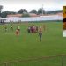 Jogador sofre infarto e morre durante partida de futebol em América Dourada; veja vídeo