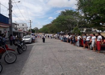 Professores municipais paralisam atividades escolares e reivindicam reajuste