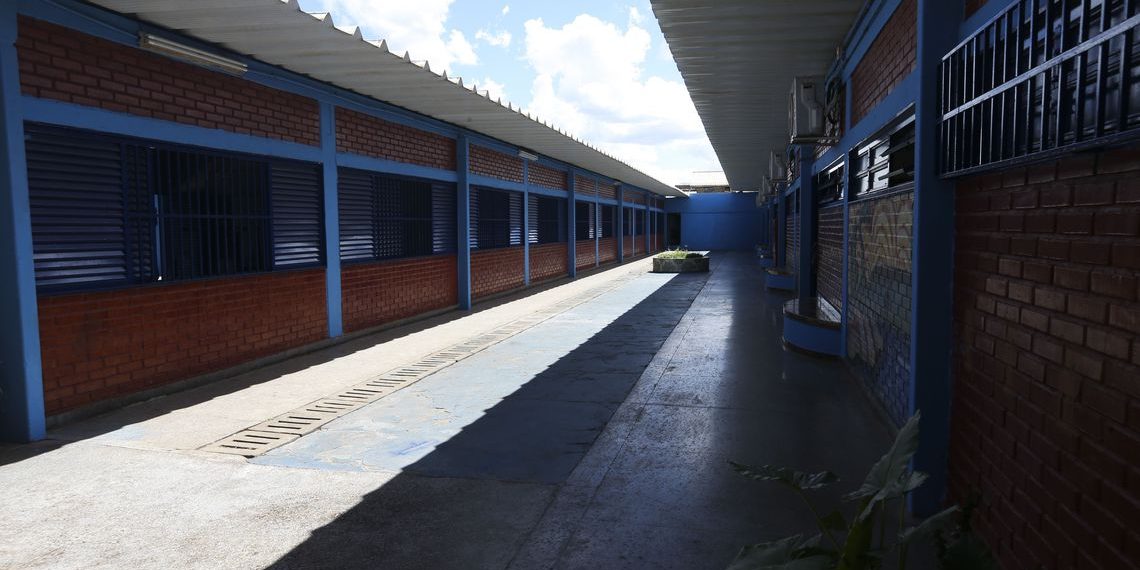 MEC finaliza proposta de ampliação de escolas cívico-militares no país