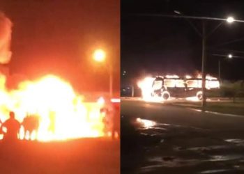Ônibus coletivo pega fogo e passageiros escapam de incêndio