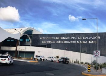 Avião com 145 passageiros tem pane durante pouso no aeroporto de Salvador