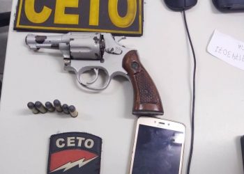 PM prende dois indivíduos com arma de fogo na zona rural de Araci