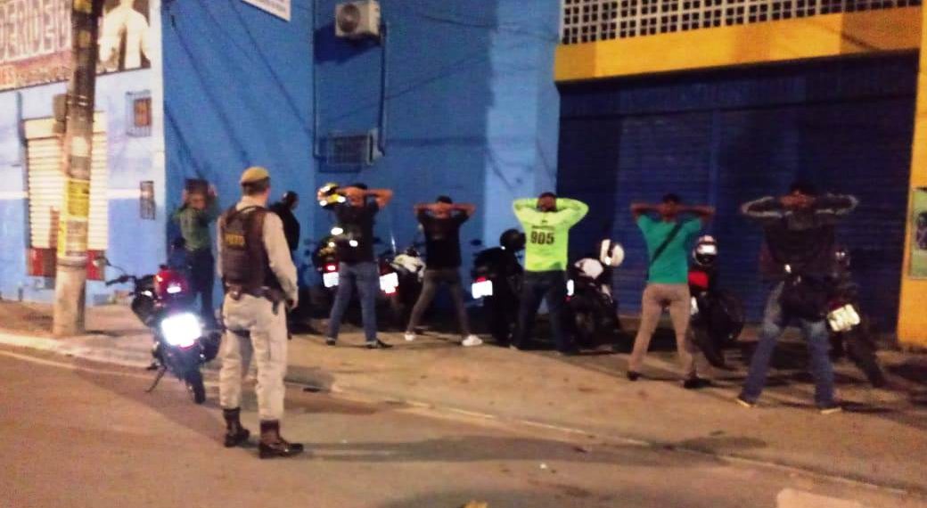 Assaltante de banco com mandado de prisão em Tucano é surpreendido em blitz em Salvador
