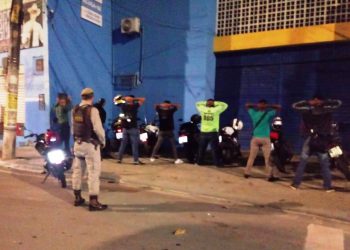 Assaltante de banco com mandado de prisão em Tucano é surpreendido em blitz em Salvador