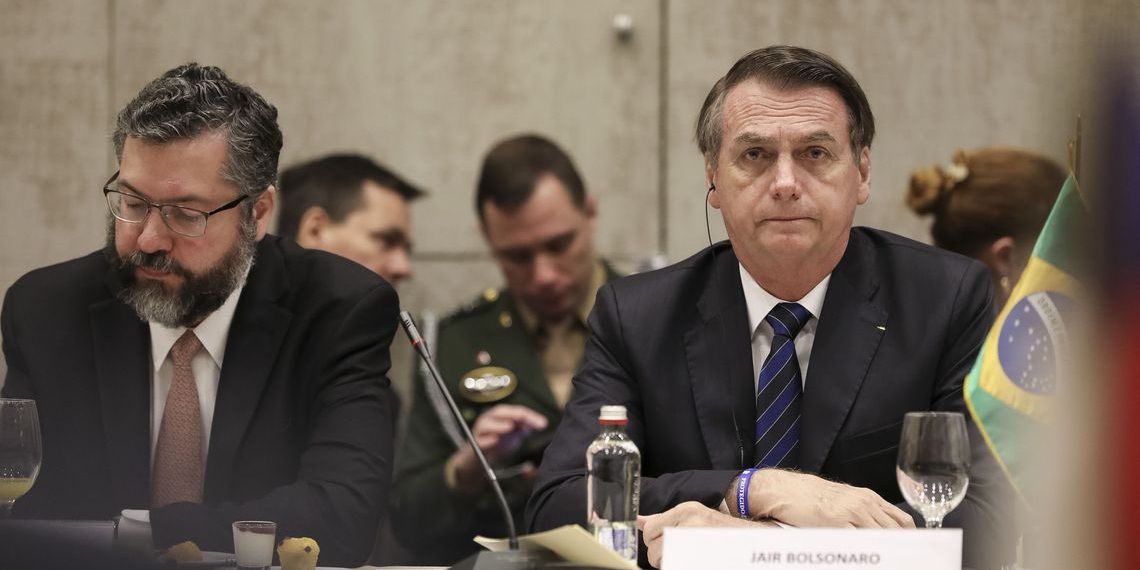 Bolsonaro diz que a responsabilidade da reforma está com o Parlamento