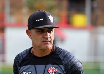 Vitória demite Marcelo Chamusca do comando técnico