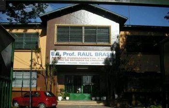 Chega a dez número de mortos em tiroteio em Suzano
