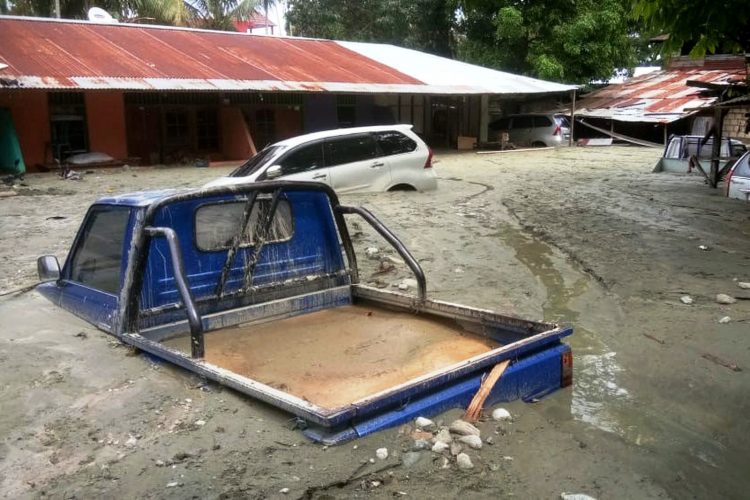 Inundações deixam mais de 50 mortos e mais de 4 mil desalojados na Indonésia