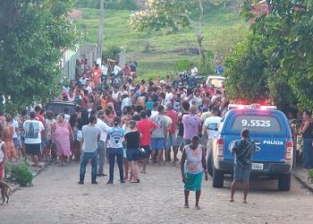 Primas de 2 e 12 anos morrem após serem atropeladas por carro