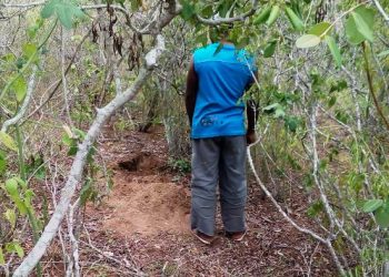 Ossada humana é encontrada em cova rasa na zona rural. Mulher acha que é do filho desaparecido desde 12/01