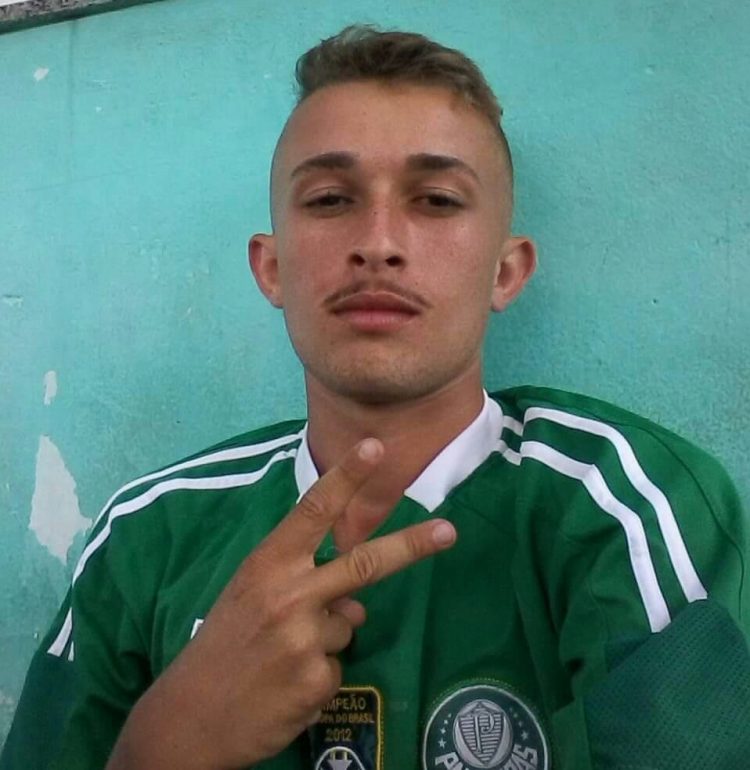 Viatura da PM capota durante perseguição que terminou com um morto e menor apreendido na zona rural