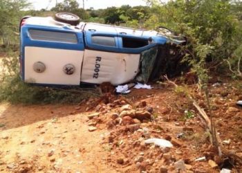 Viatura da PM capota durante perseguição que terminou com um morto e menor apreendido na zona rural