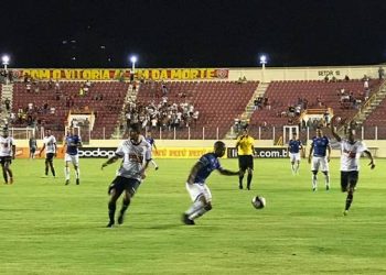 Copa do Nordeste: Vitória fica a frente do placar duas vezes contra o Confiança mas cede o empate