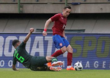 Acidente de van com jogadores do clube turco Alanyaspor mata jogador da seleção tcheca