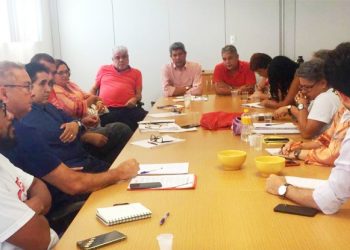 Liderança do Governo na Alba reúne professores universitários e secretário estadual da Educação para novo diálogo