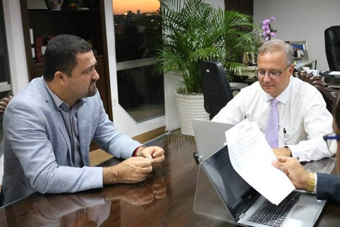 Na Assembleia Legislativa, Osni continua luta por policlínica regional em Serrinha