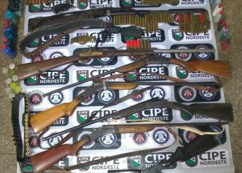 Monte Santo – Dois homens são presos e polícia apreende com eles um arsenal de armas