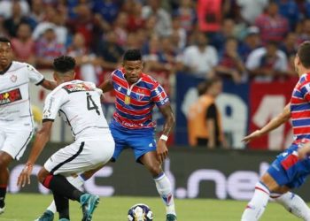 Vitória leva 4 gols do Fortaleza e está eliminado da Copa do Nordeste