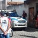 Homem é perseguido e morto debaixo de carro em garagem