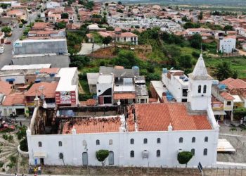 Guardada as devidas proporções, igreja de Monte Santo pode se comparar a de Notre -Drame