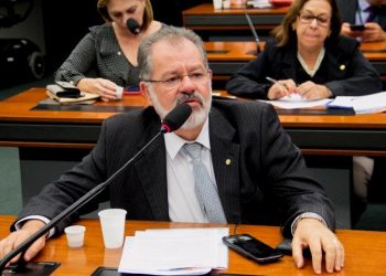 Marcelo Nilo exige explicações do governo sobre o Minha Casa Minha Vida