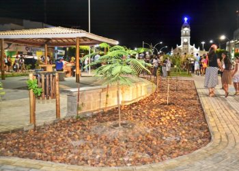 Valente: prefeito Marcos Adriano entrega Praça da Matriz revitalizada