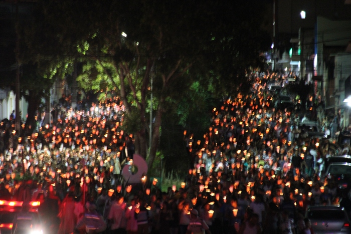 Serrinha I – Colina Sagrada ganha terço gigante na 89ª edição da Procissão do Fogaréu