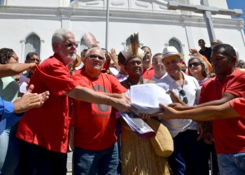Joseildo apresenta 6.600 assinaturas contra a PEC da Previdência