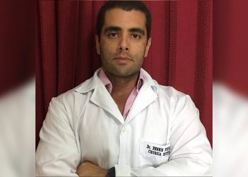 Médico conhecido como Doutor Bumbum tem registro profissional cassado