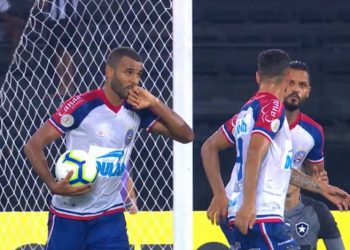 Bahia abre o placar contra o Botafogo, sofre apagão e perde de virada