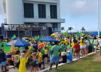 Salvador – Grupo realiza manifestação em apoio ao governo Bolsonaro
