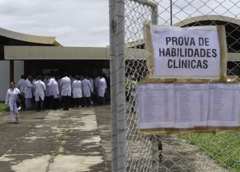 MEC quer aperfeiçoar processo de revalidação do diploma de medicina