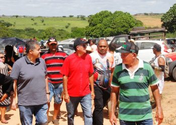 Sítio do Quinto –  Políticos marcam presença na 8ª Romaria da Santa Cruz do Serrote e prometem apoio para torná-la cada vez maior