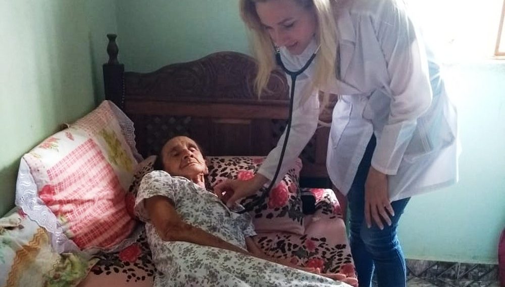 MG – Médica cubana trabalha em restaurante de BH na esperança de voltar a exercer a profissão