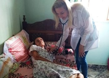 MG – Médica cubana trabalha em restaurante de BH na esperança de voltar a exercer a profissão