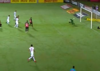 Vitória leva dois gols do Bragantino no inicio e perde mais uma na Série B