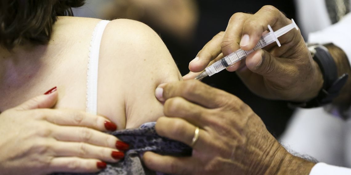 Postos de saúde abrem hoje para Dia D de vacinação contra gripe