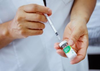 Vacinação contra gripe será aberta para público geral na segunda-feira (3)