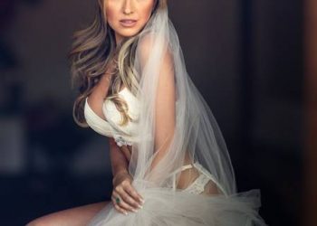 RJ – Mulher de Eduardo Bolsonaro posta foto de lingerie e ganha grande repercussão