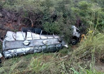 Caminhoneiro morre em acidente na Estrada do Feijão