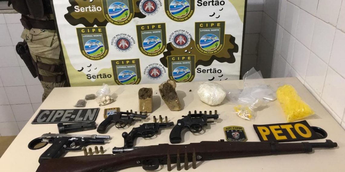 Quatro suspeitos de envolvimento com o tráfico de drogas morrem em confronto com a PM em São Félix