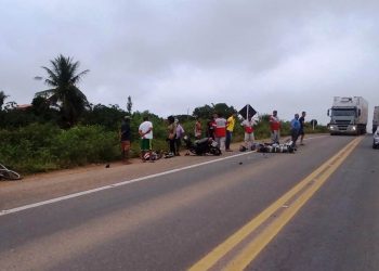 Colisão envolvendo duas motos na manhã desta BR 116 deixa dois feridos